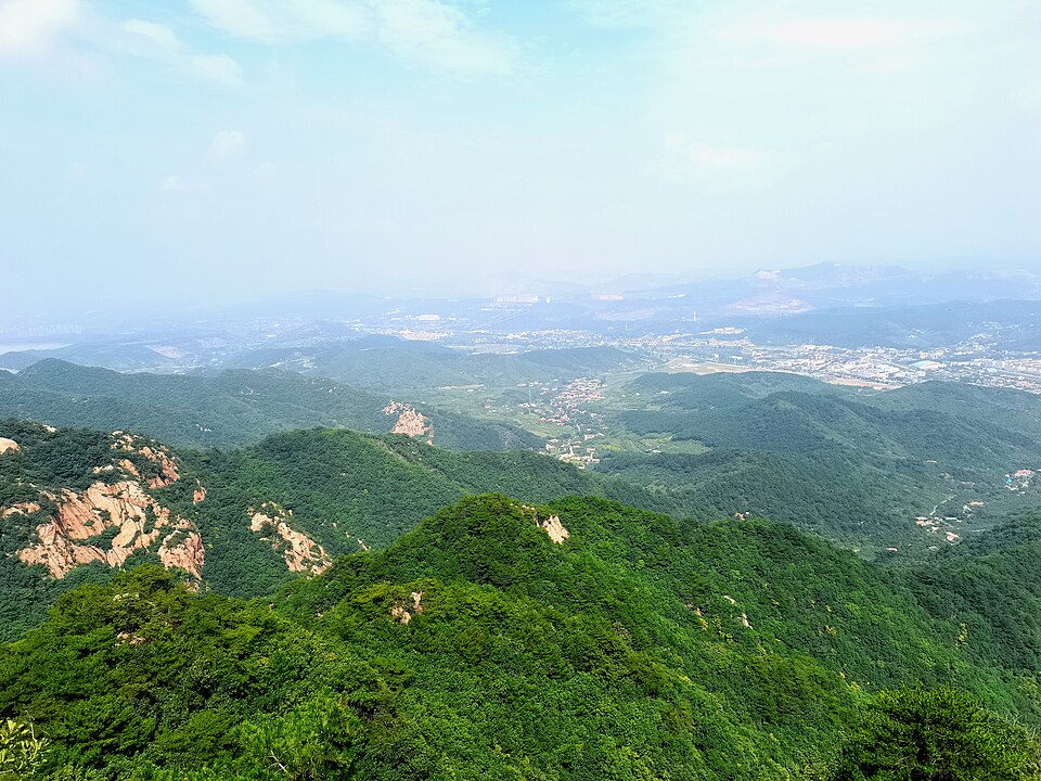 Anshan Travel Guide: Qianshan, Jade Buddha and Hot Springs