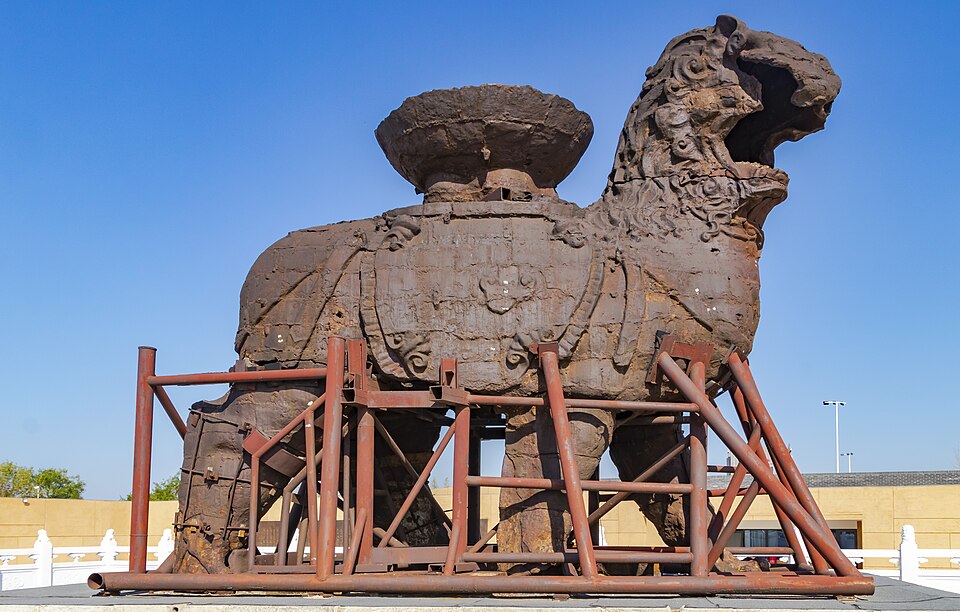 Iron Lion sculpture display in Cangzhou
