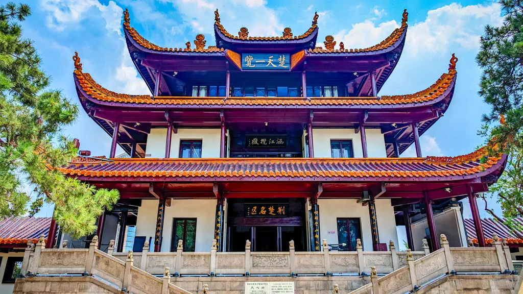 Tianxin Pavilion, Changsha: The Old City Wall and Its View
