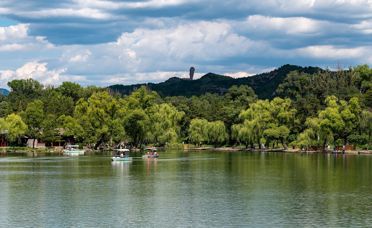 Chengde Mountain Resort: Palace Zone, Lakes, Plain and Hills of the Qing Summer Capital, with Tickets