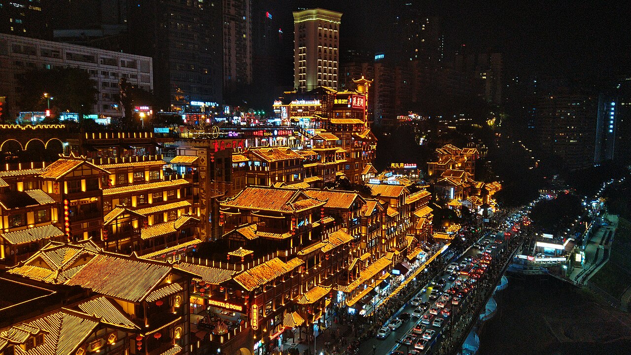 Hongyadong, Chongqing: Light Times, Entrances, Best Views