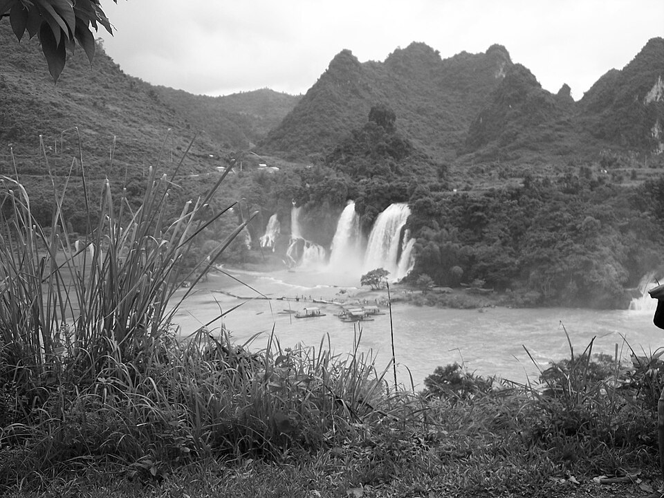 Chongzuo Travel Guide: Detian Falls and Border Karst