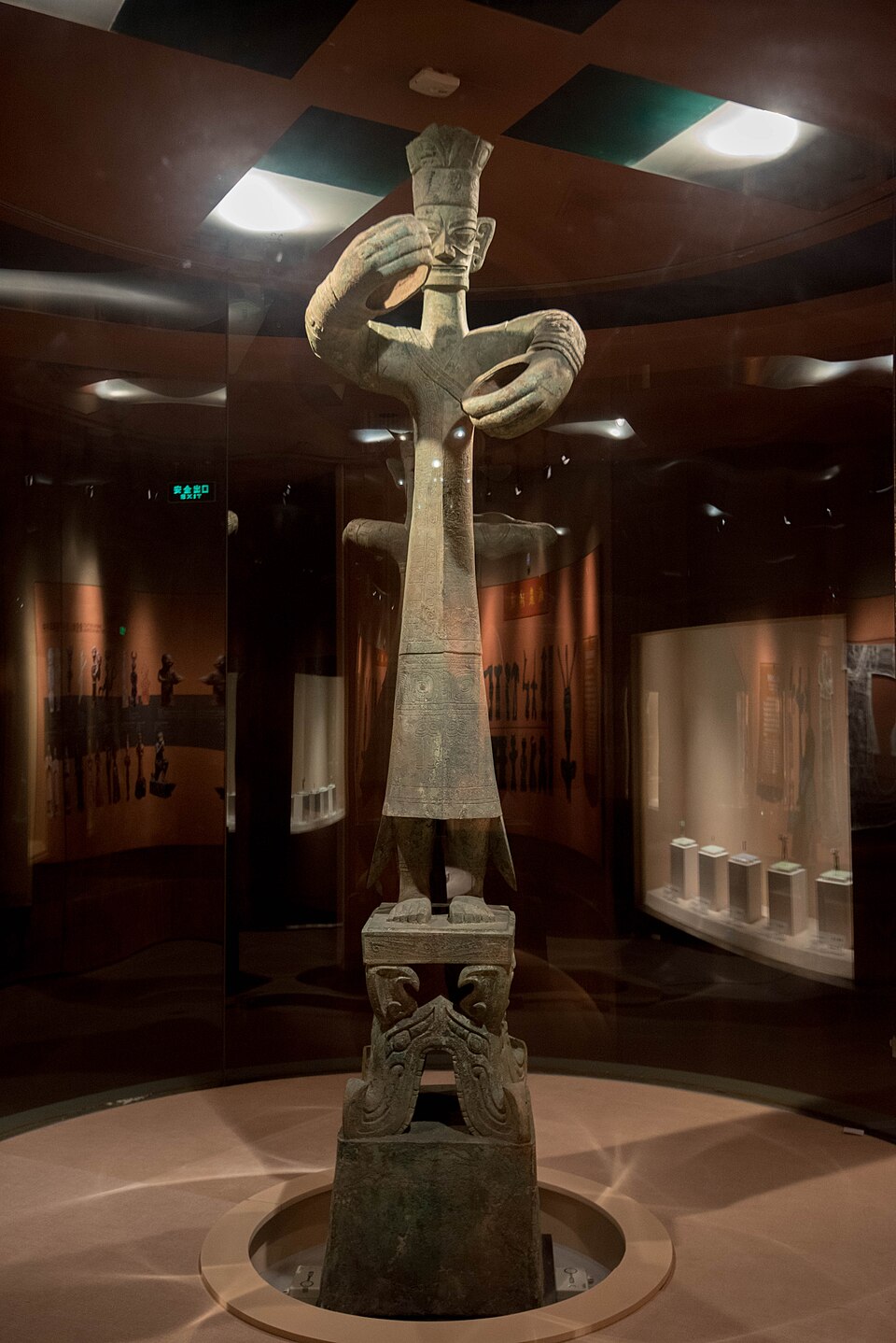 Bronze standing figure from Sanxingdui