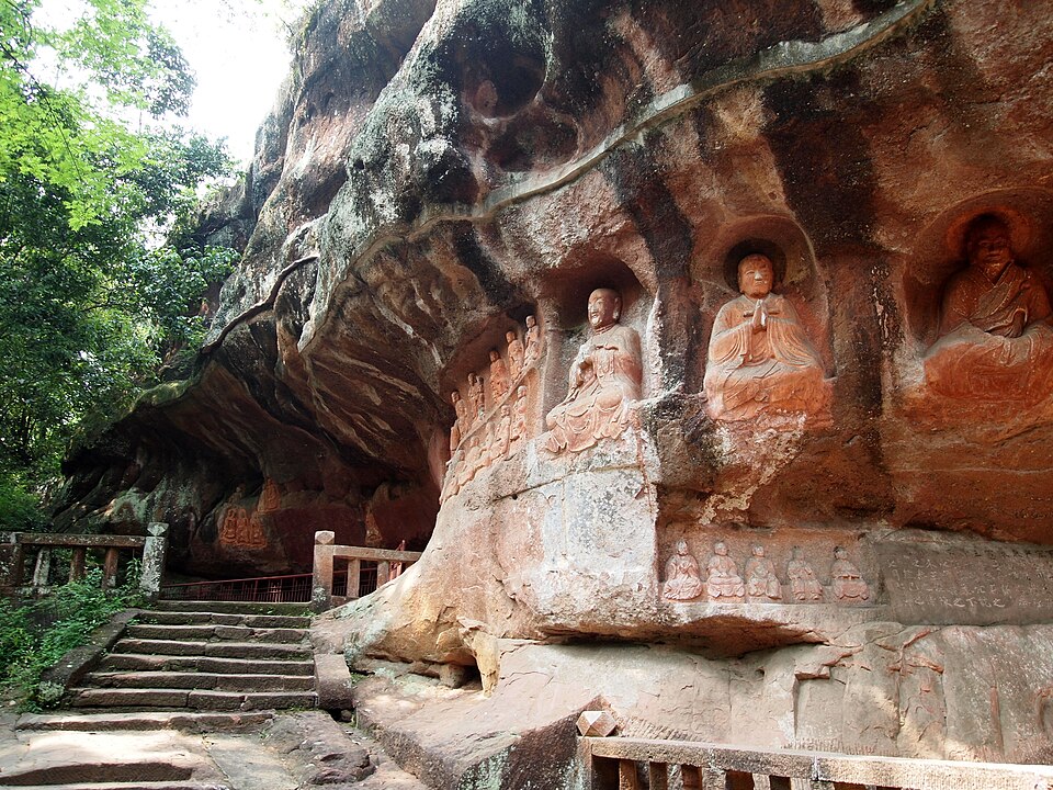 Tongtianyan grottoes cliff niches near Ganzhou