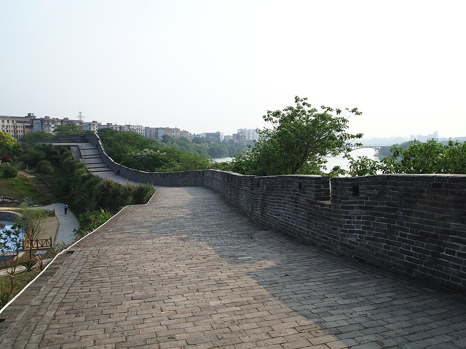 Ganzhou city wall near Yugu Pavilion