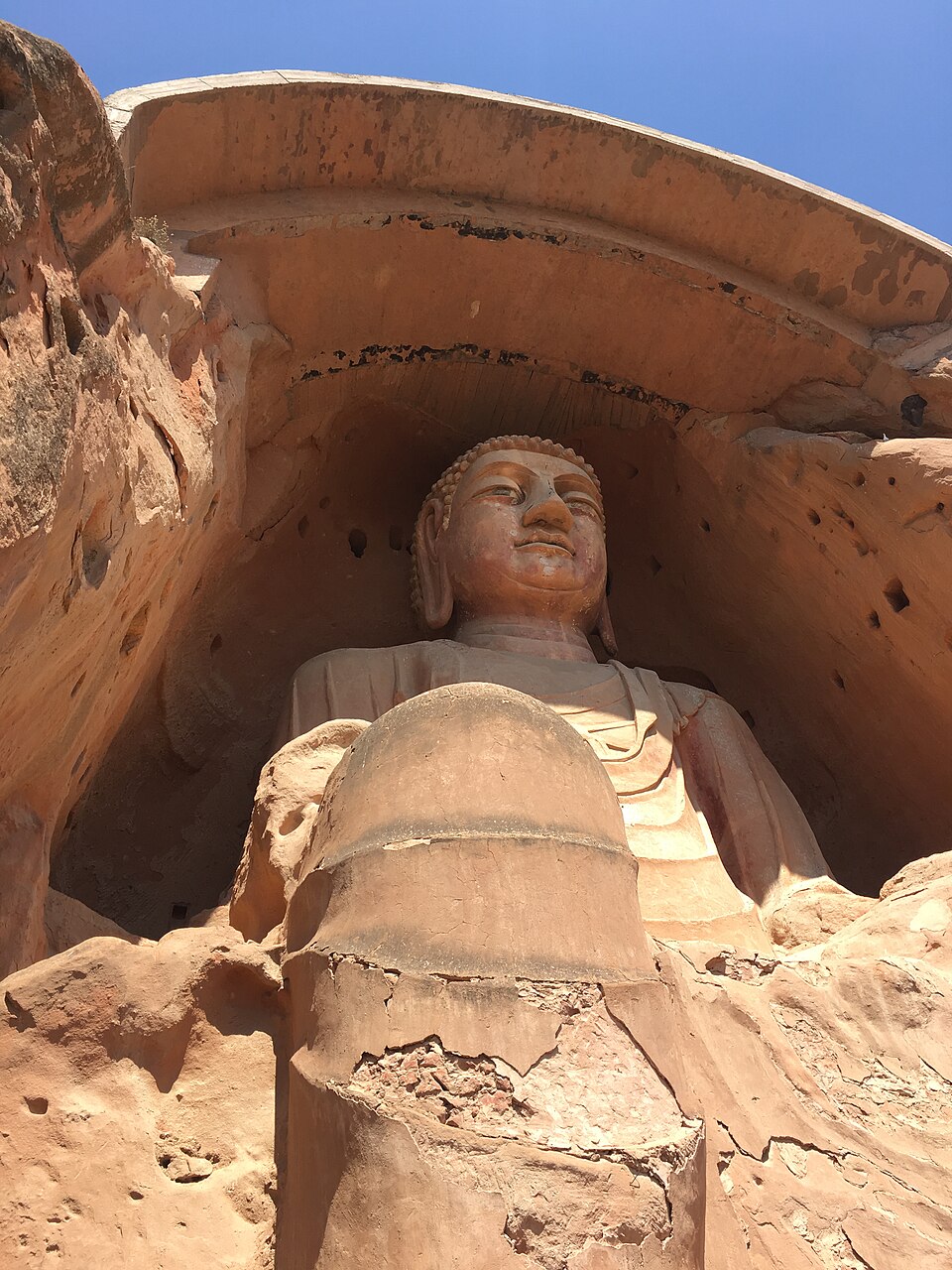 Side view of Xumishan Grottoes cliffs
