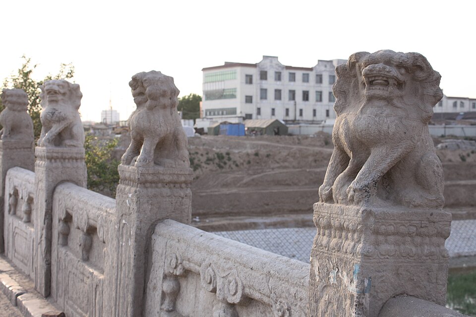 Old stone bridge in the historic quarter of Hengshui city