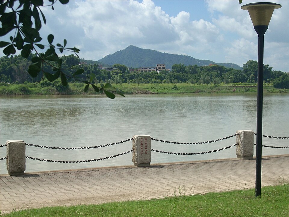 Heyuan Travel Guide: Wanlu Lake, Dinosaurs, Hakka Towns