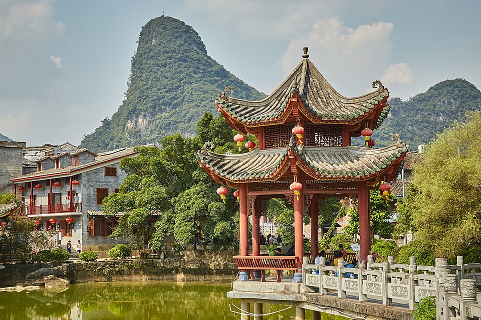 Hezhou Travel Guide: Huangyao Ancient Town and Gupo