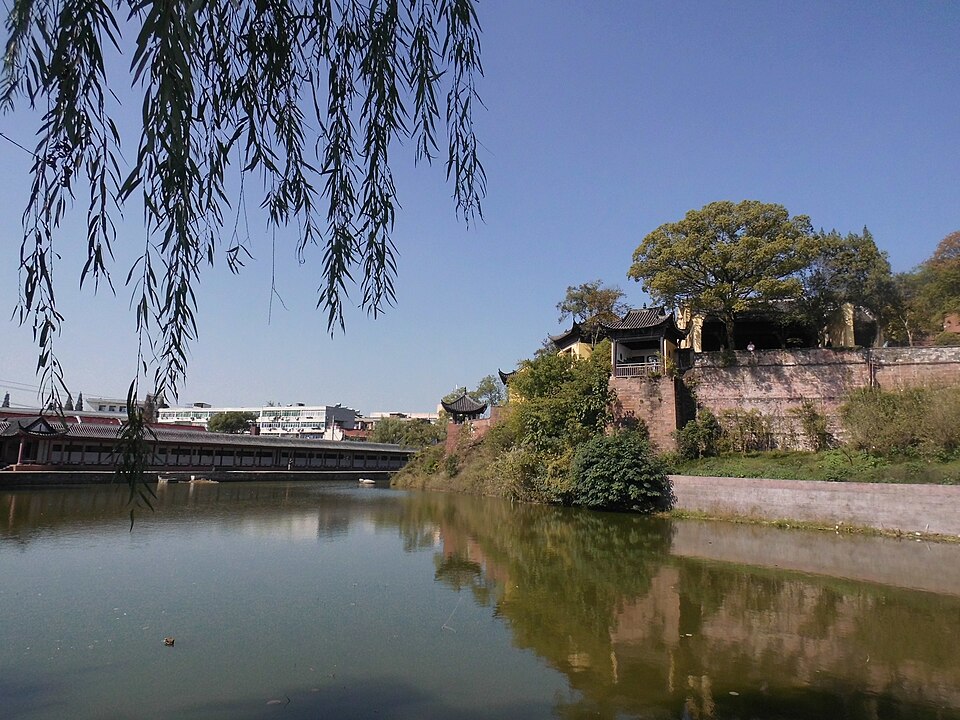 Huanggang Travel Guide: Su Dongpo's Red Cliff and Dabie