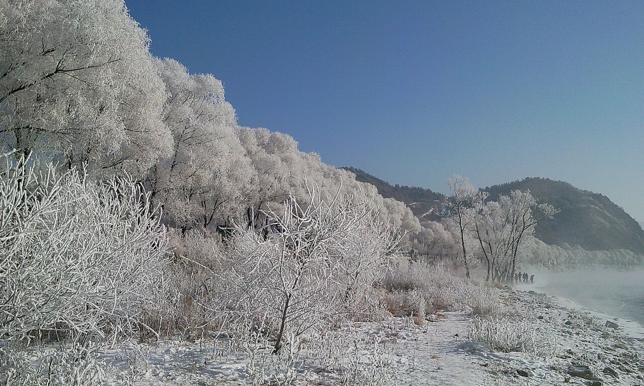 Jilin City Travel Guide: Rime Ice, Songhua River, Skiing