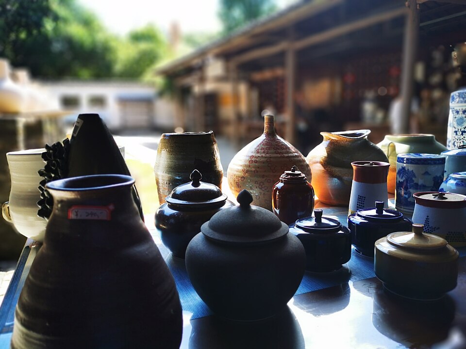 Jingdezhen Travel Guide: Kilns, Studios and Porcelain Markets