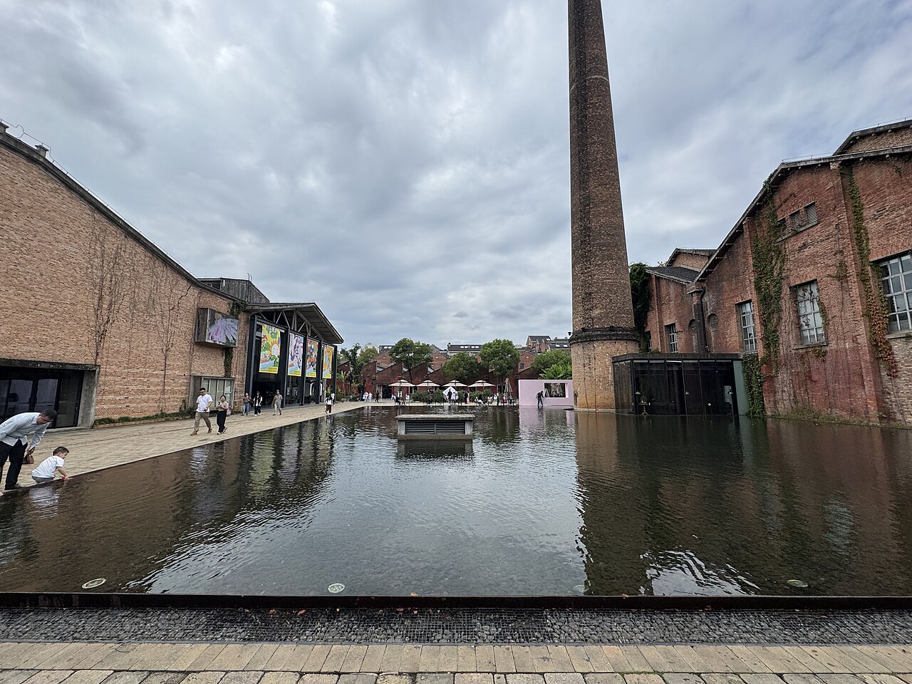 Taoxichuan, Jingdezhen: Yuzhou Porcelain Factory Studios, Museums and Weekend Market