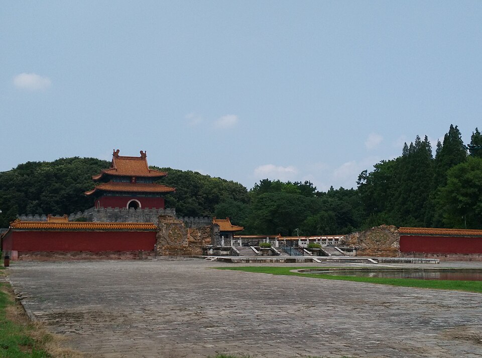 Jingmen Travel Guide: Ming Xianling Tomb and Zhanghe Lake