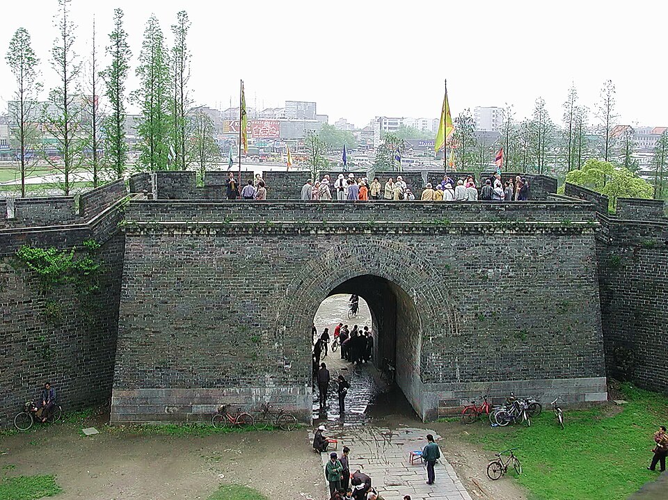 Jingzhou Travel Guide: City Wall, Museum and Guan Yu Sites