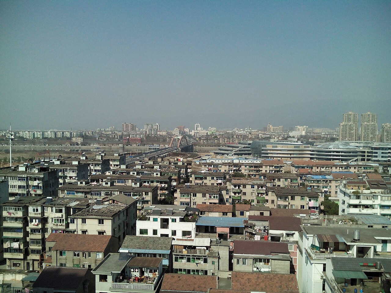 Shopping street in central Jinhua seen from the Wulipailou area