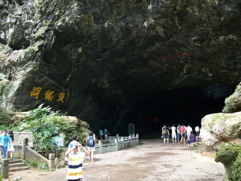 Shuanglong Cave, Jinhua: Lying Flat in a Boat Into the Double Dragon Cave