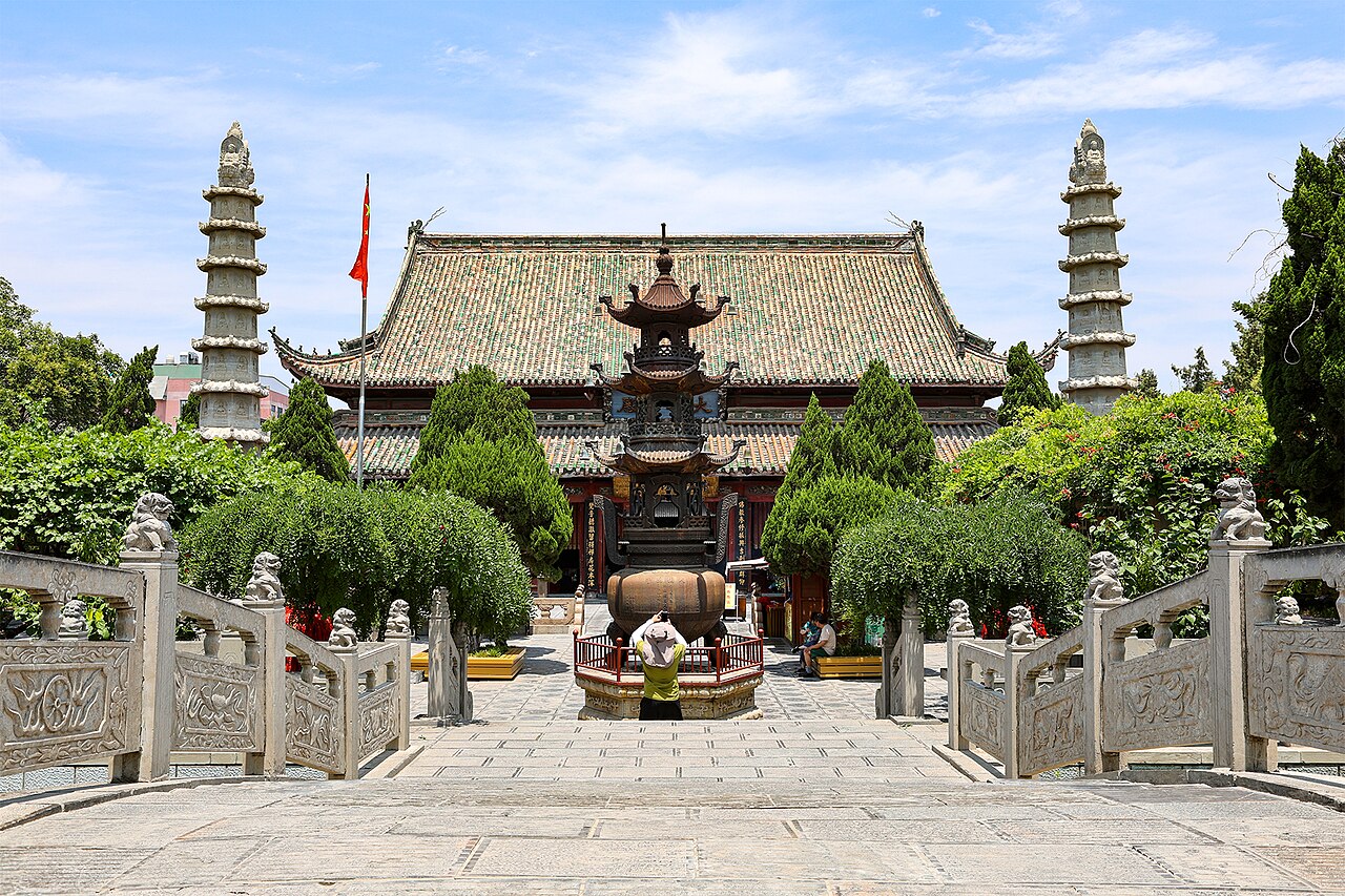 Mahavira Hall with sweeping eaves at Daxiangguo Temple