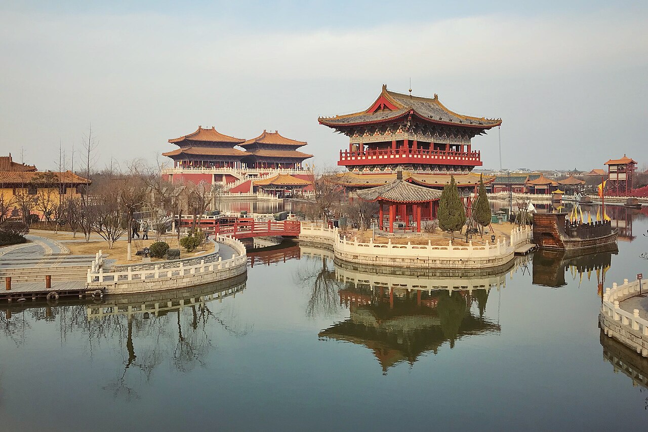 Kaifeng Travel Guide: Song Capital Sights and Night Markets