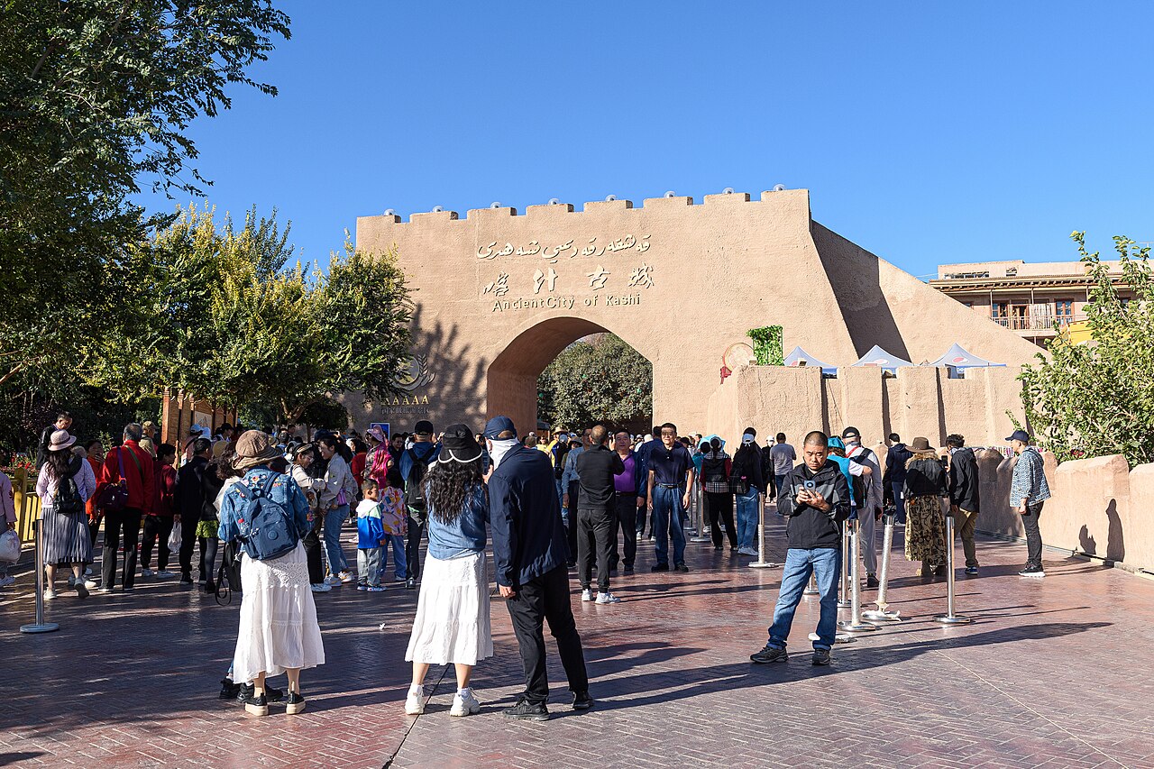 Kashgar Old City: Ancient City Lanes, East Gate and Craft Courtyards
