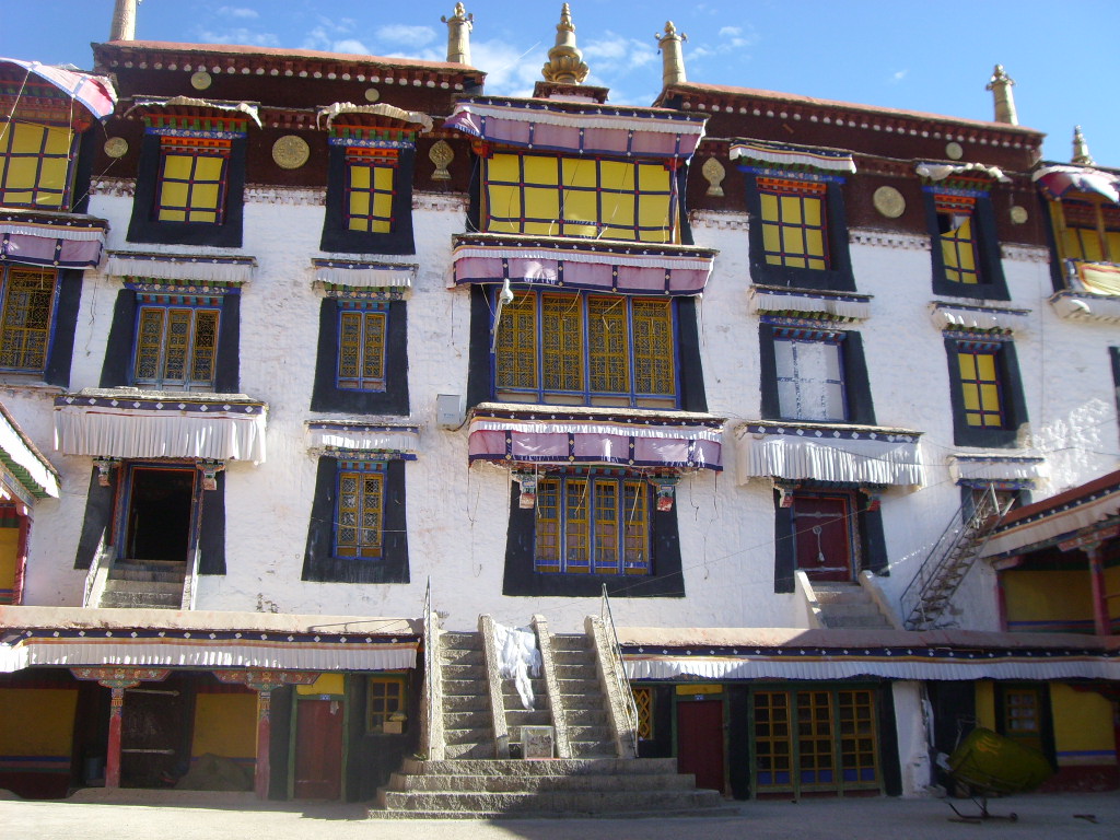Drepung Monastery, Lhasa: Visiting the Hillside Monastery