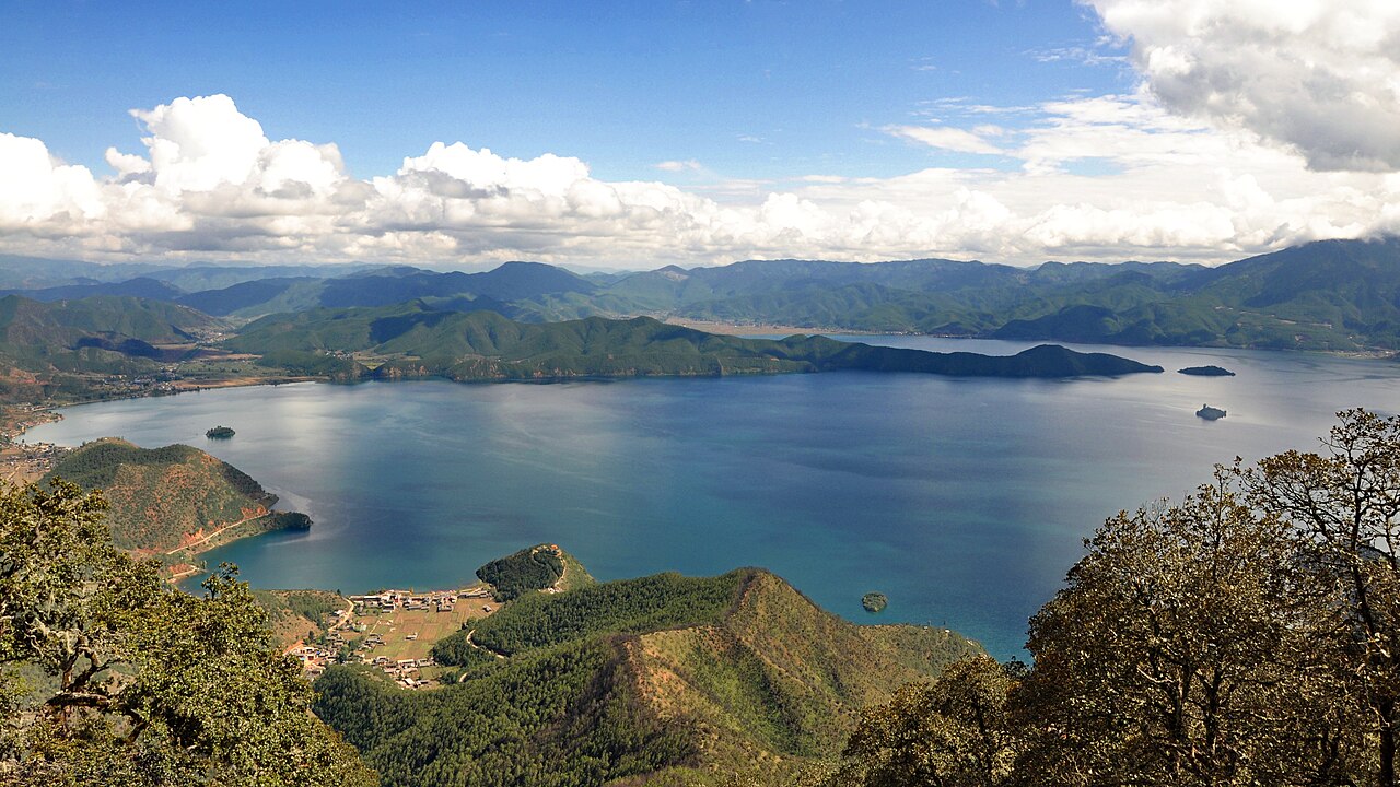 Lugu Lake: Mosuo Shore Overnight from Lijiang