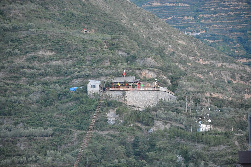 Street and hillside buildings in Wudu Longnan