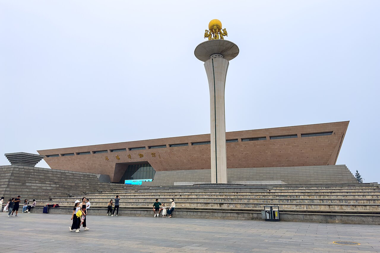 Luoyang Museum: Heluo Civilization, Tang Sancai and How to Book