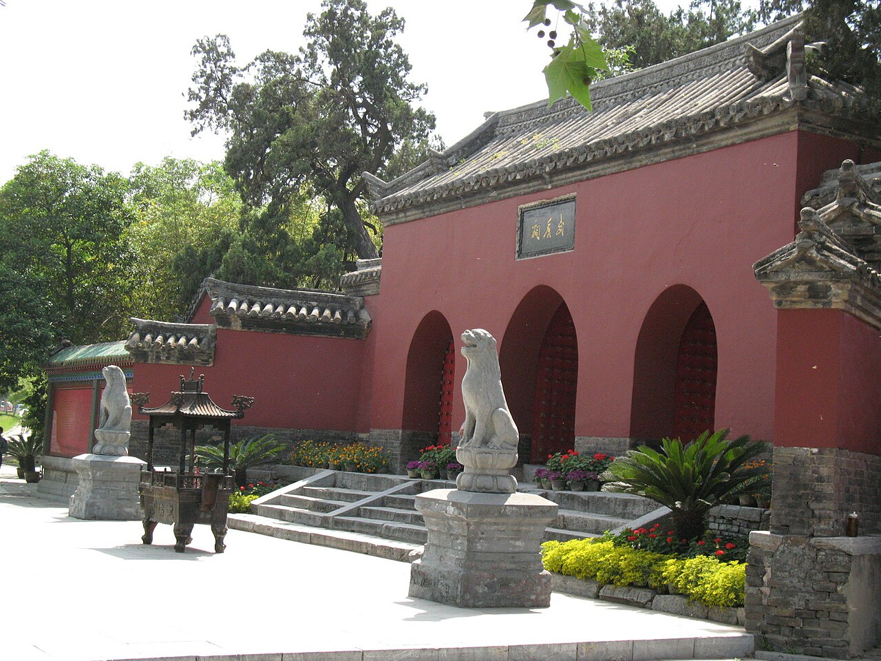 Nanyang Travel Guide: Wuhou Temple at Wolong Gang