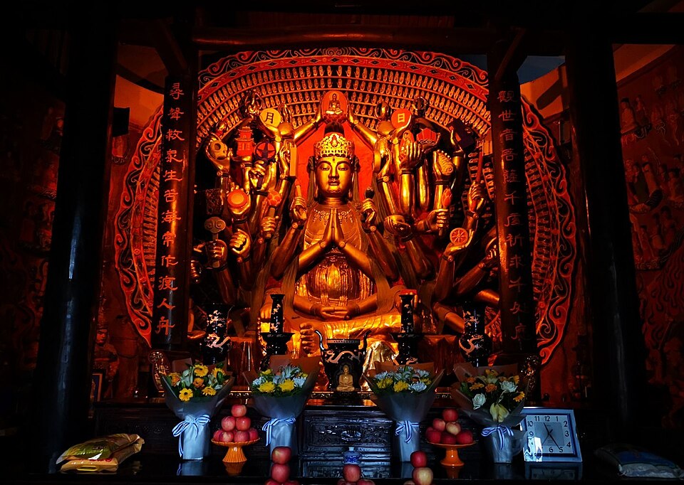 Neijiang Travel Guide: Shengshui Temple and Longchang