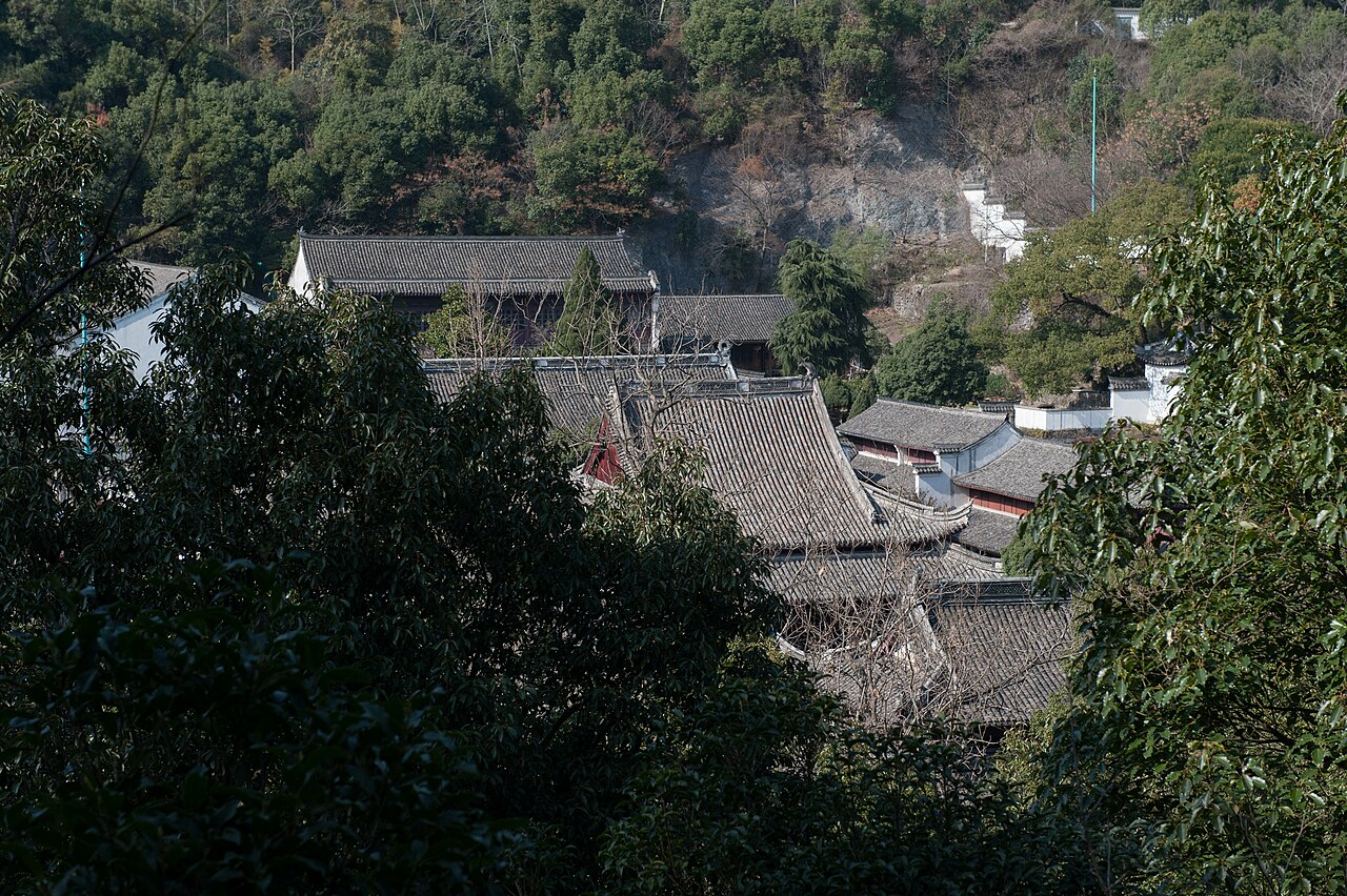 Baoguo Temple on Lingshan