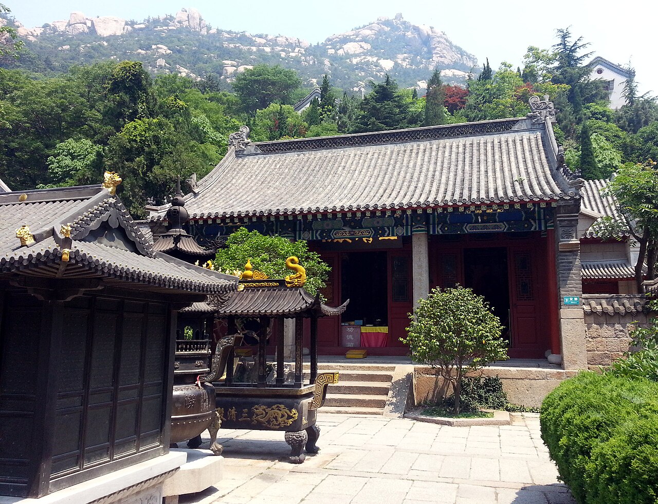 Halls and courtyard of Taiqing Palace on Mount Lao
