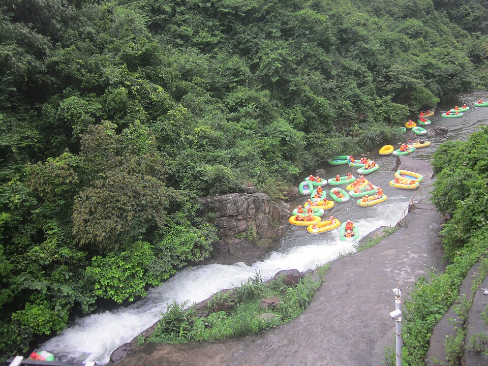 Qingyuan Travel Guide: Huangteng Rafting and Yingxi Peaks