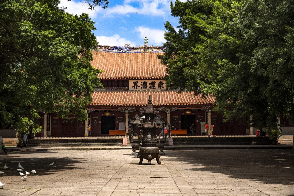 Kaiyuan Temple, Quanzhou: Twin Stone Pagodas of a Sea-Trade Port
