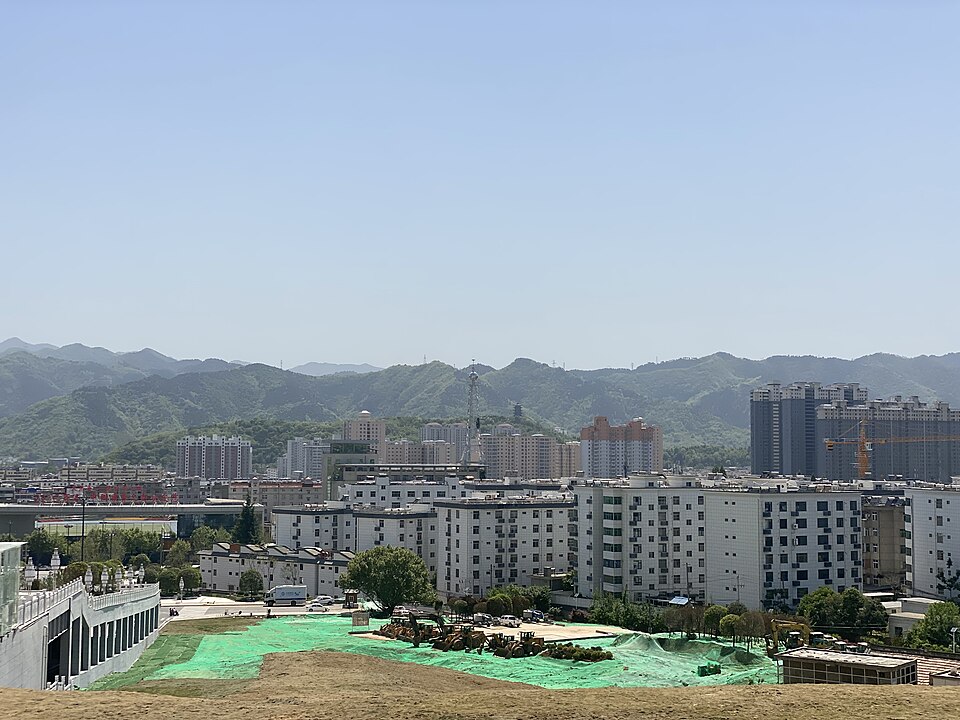 Shangluo Travel Guide: Niubeiliang, Jinsi Gorge and New HSR
