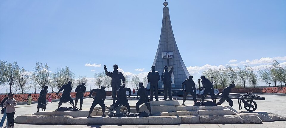 Monument with bronze figures of workers commemorating the Chagan Lake–Songhua River canal