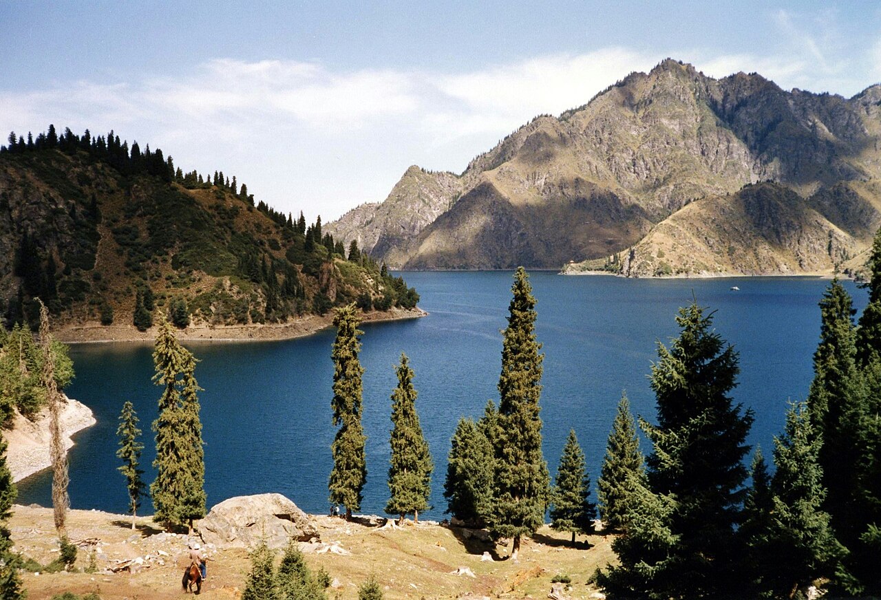Urumqi Travel Guide: Xinjiang Museum, Bazaar and Tianchi