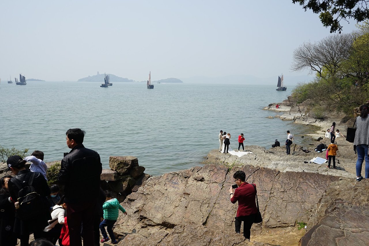 Yuantouzhu, Wuxi: Turtle Head Isle on Taihu, Cherry Blossom Season, Lighthouse and Tickets
