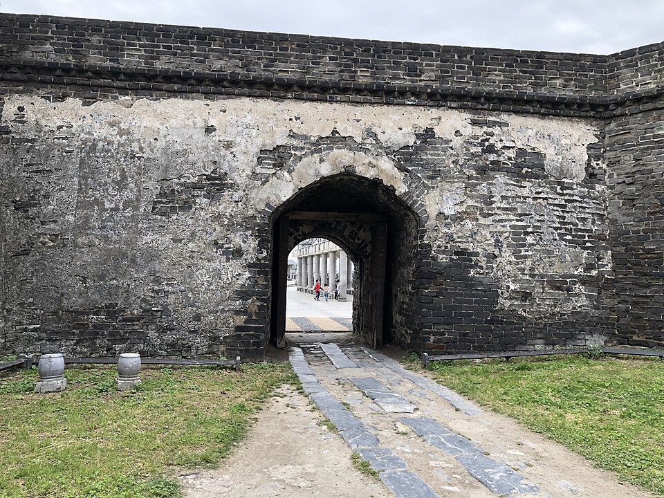 Xiangyang Travel Guide: Ancient City Wall, Han River, and Longzhong (3-Day Route)