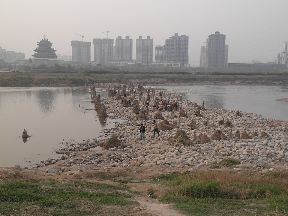 Historic bridge scene in Xianyang on the Wei River corridor