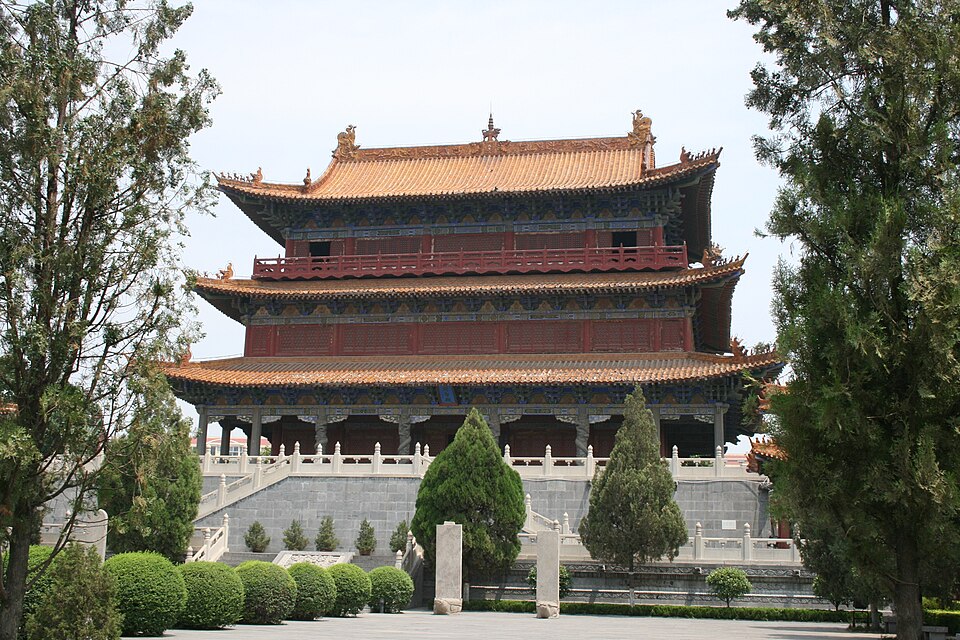Architectural detail at Chunqiu Lou Xuchang