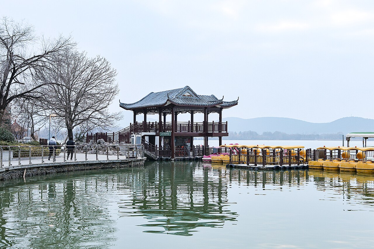 Yunlong Lake park landscape