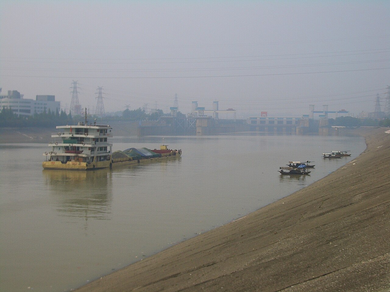 Yangtze River in Yichang below Gezhouba