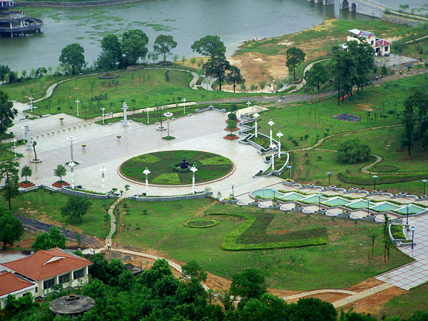 Yuanshan Park greenery in Yichun