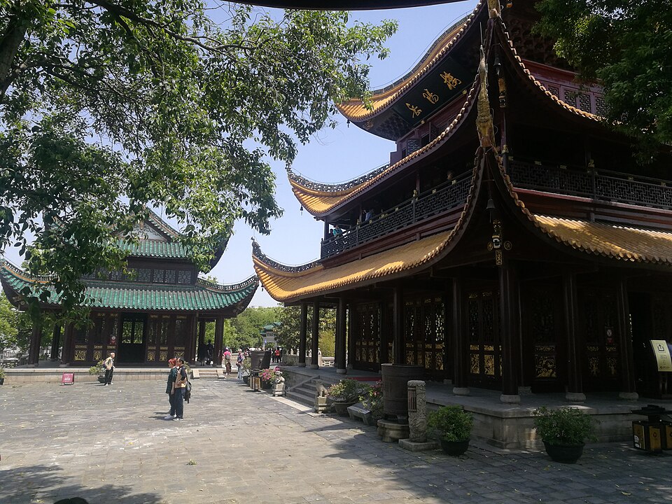 Yueyang Tower photographed from the side