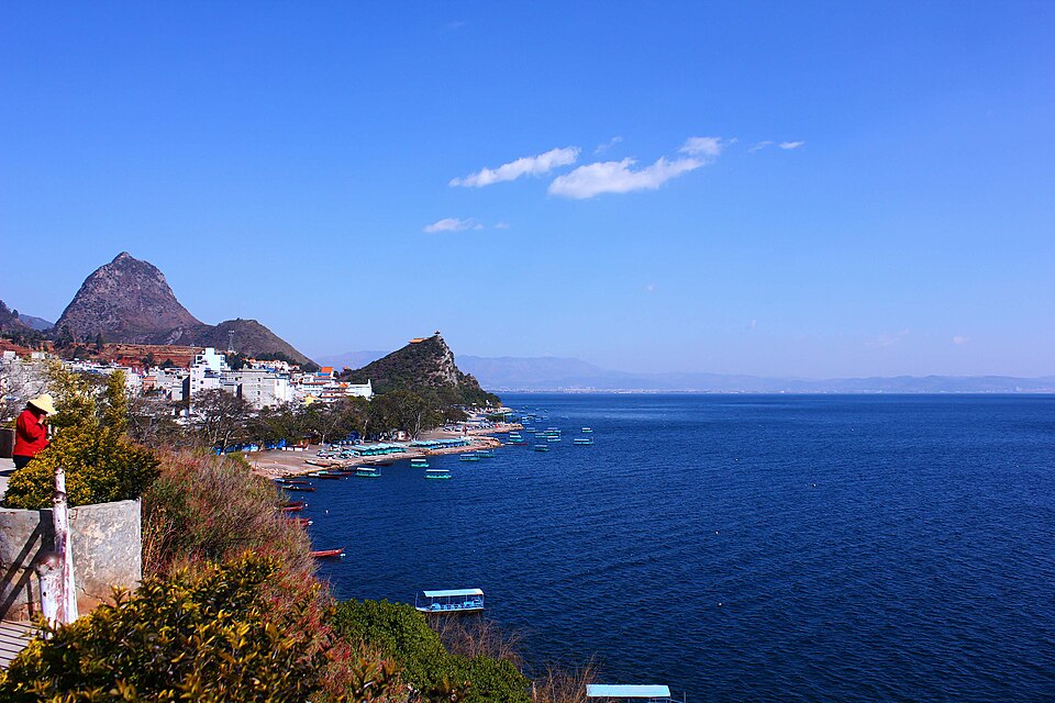 Yuxi Travel Guide: Fuxian Lake, Chengjiang Fossils, and Kunming Side Trip (2–3 Day Route)