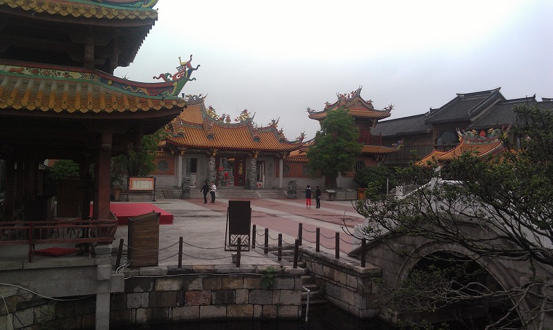 Another canal view inside Taierzhuang Ancient Town