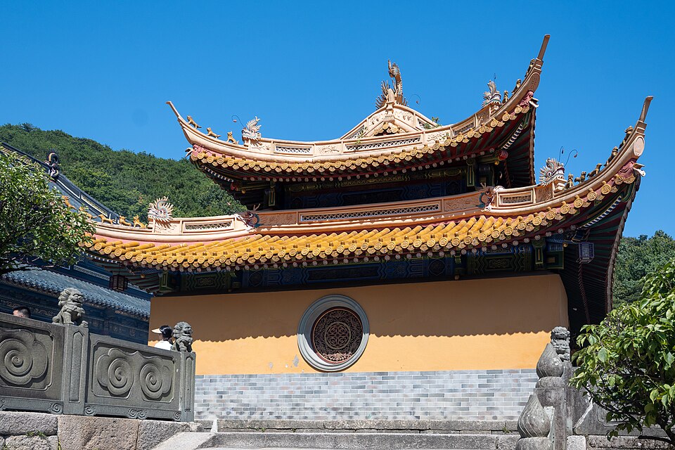 Mount Putuo hillside buildings and trees