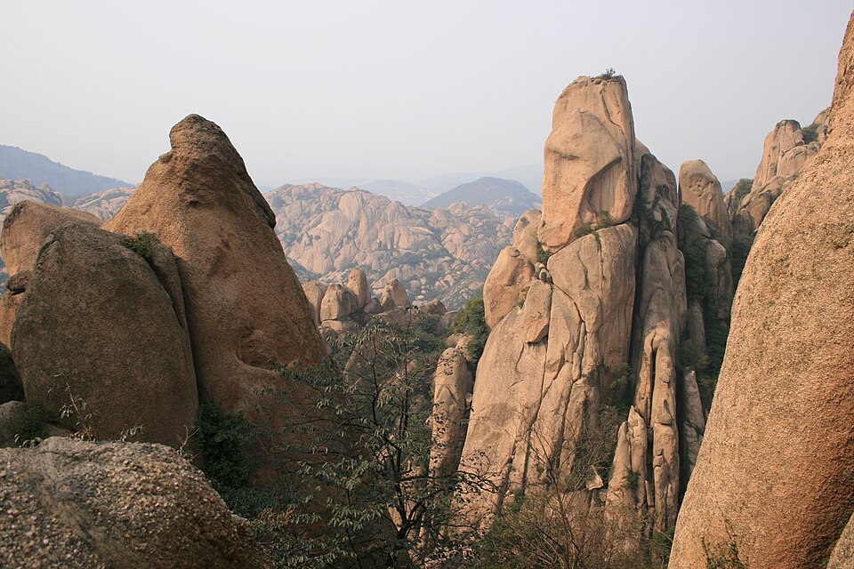 Path through Chaya Mountain hills